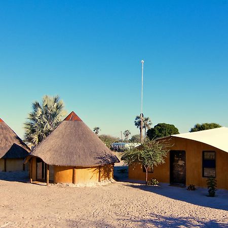 Ongula Village Homestead Lodge Omupumba Extérieur photo
