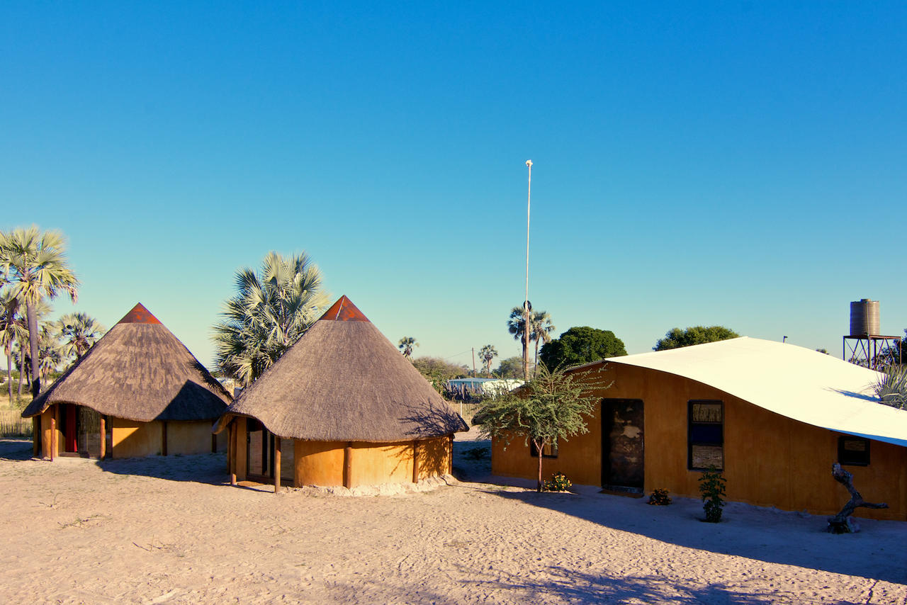 Ongula Village Homestead Lodge Omupumba Extérieur photo